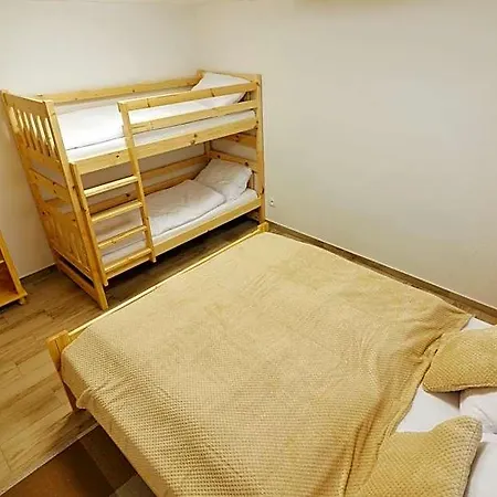 Matzo Hotel *